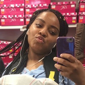 Meet your Posher, Denicia